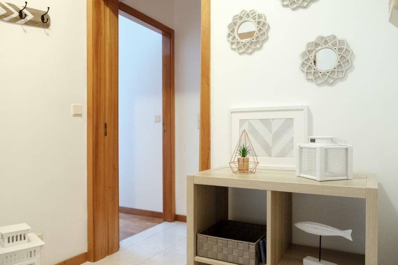 Apartment With Balcony In The Square Porto Exterior photo