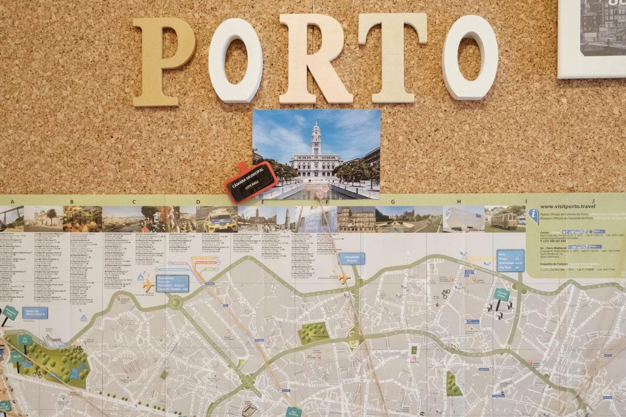 Apartment With Balcony In The Square Porto Exterior photo