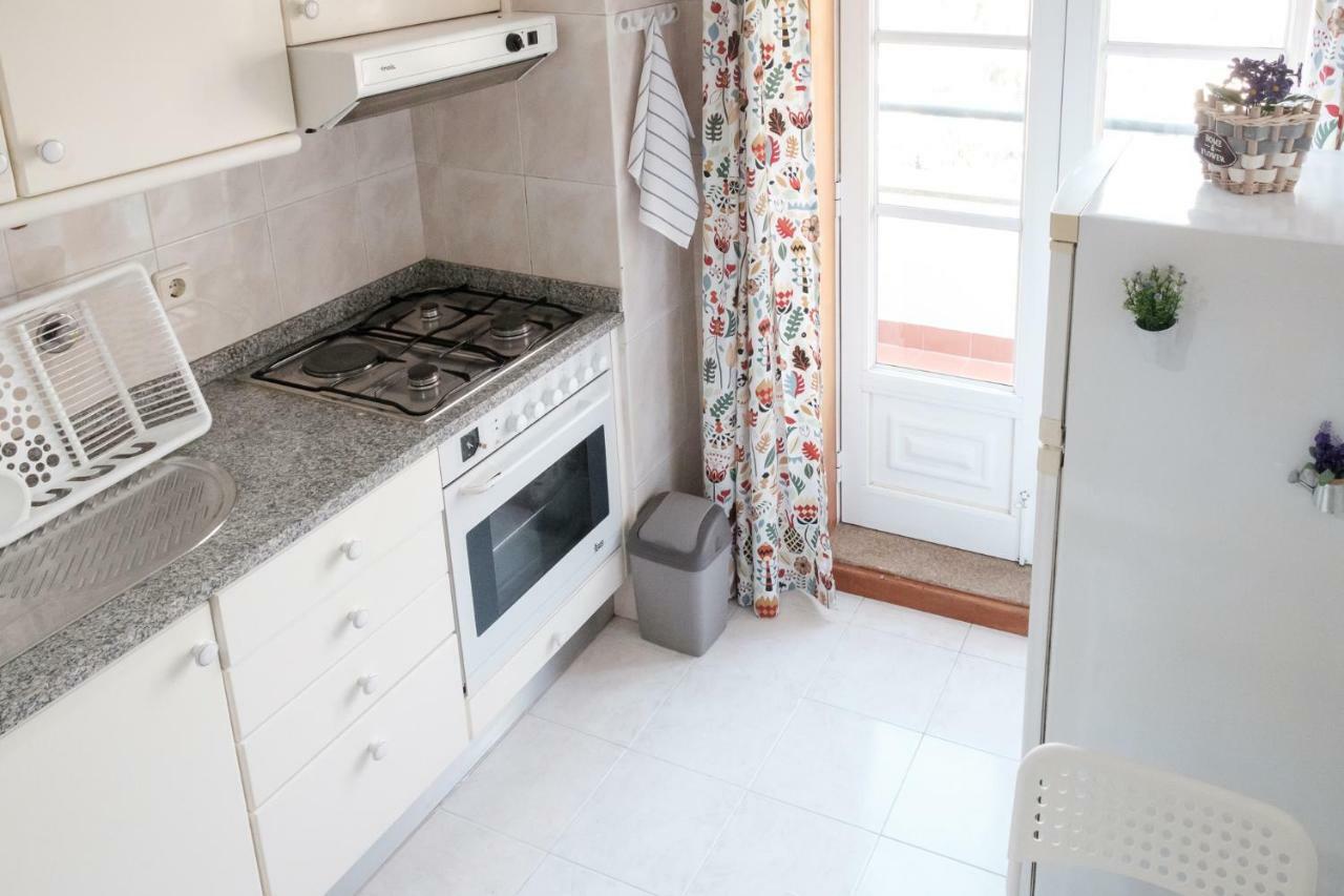 Apartment With Balcony In The Square Porto Exterior photo