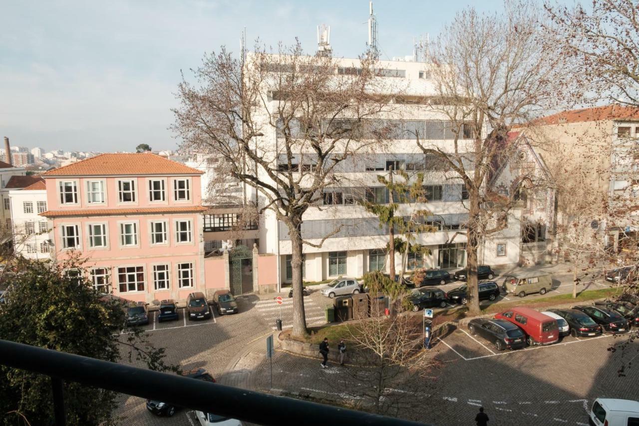 Apartment With Balcony In The Square Porto Exterior photo